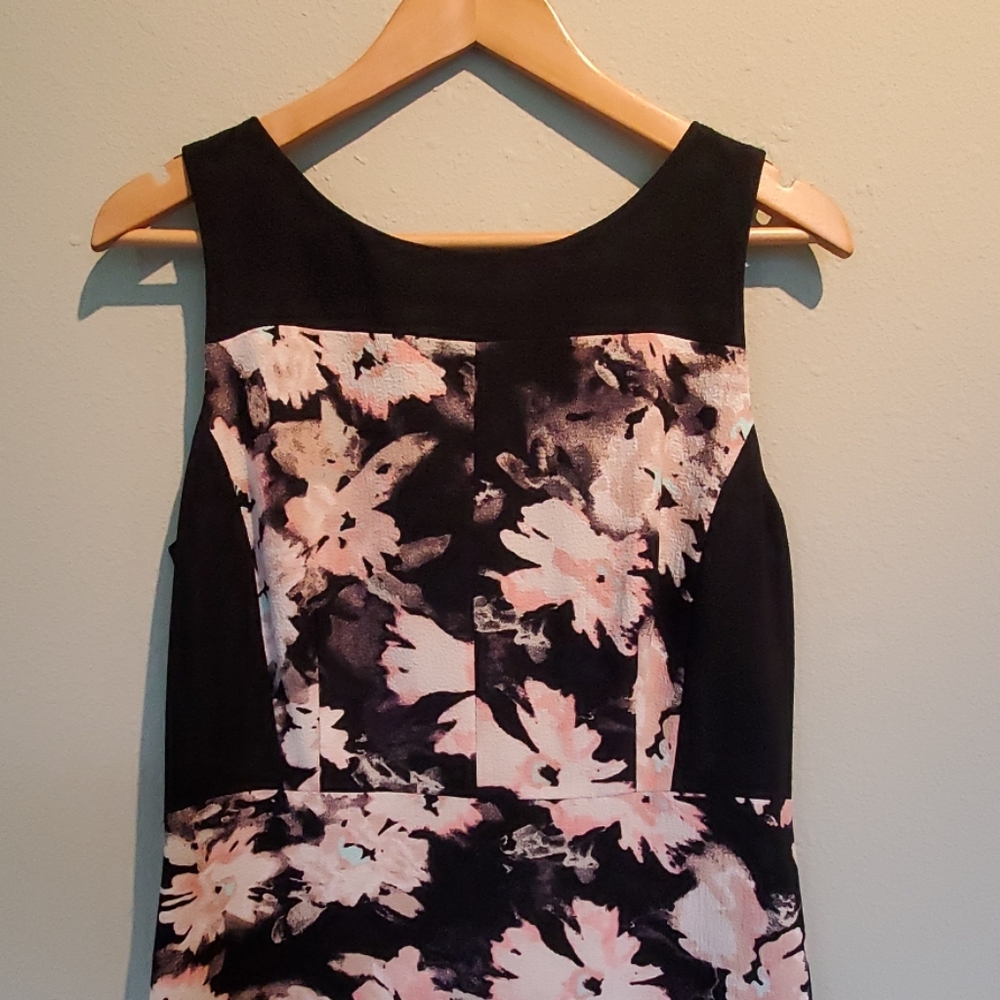 Loft Dress - Picture 4 of 7